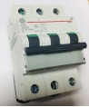 MAGNETOTERMICO TRIPOLAR 10 AMP EP63 C10 674019 GENERAL ELECTRIC