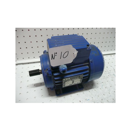 MOTOR TRIF. 0.75CV 3000 RPM PATAS B3 220/380V EMG MS712-2 B3 USADO Nº 10 .- PATA ROTA