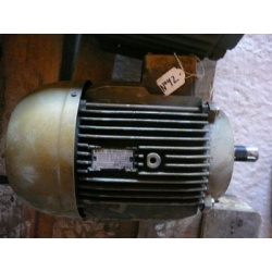 MOTOR TRIF. 5.5 CV 3000 RPM BRIDA B14 220/380V AEG MS112M-2 B14 USADO Nº 42