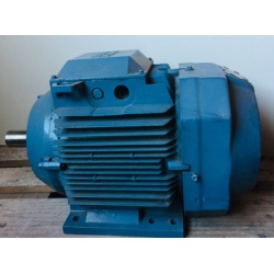 MOTOR TRIF. 12.5 CV 1500 RPM PATAS B3 220/380V ABB MS132M-4B B3 USADO Nº301